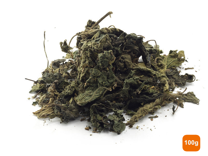 A pile of nettle leaves 100g