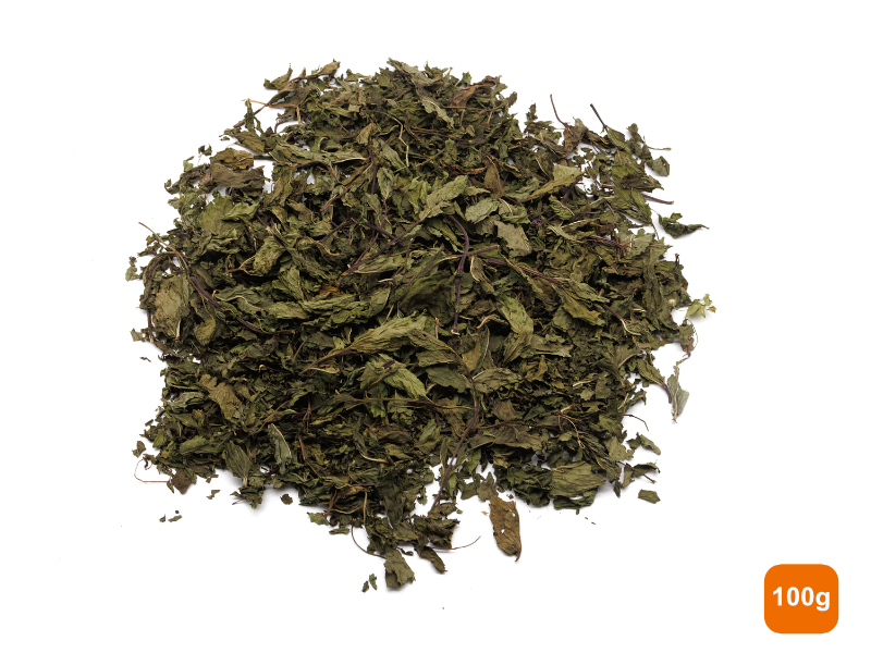 A pile of spearmint leaves 100g