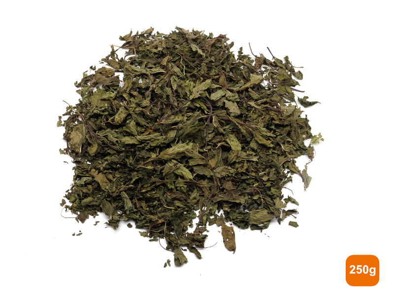 A pile of spearmint leaves 250g