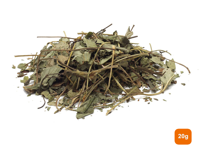 A pile of strawberry leaves 20g
